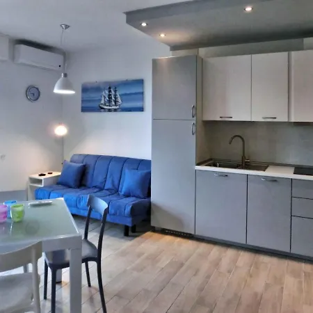 Apartments In Lignano Sabbiadoro 42725 Apartment *